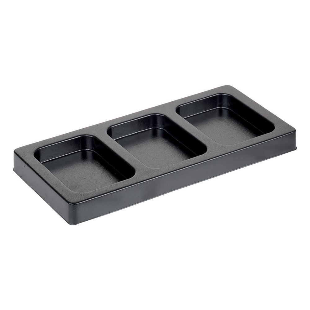 Empty plastic tray for pieces